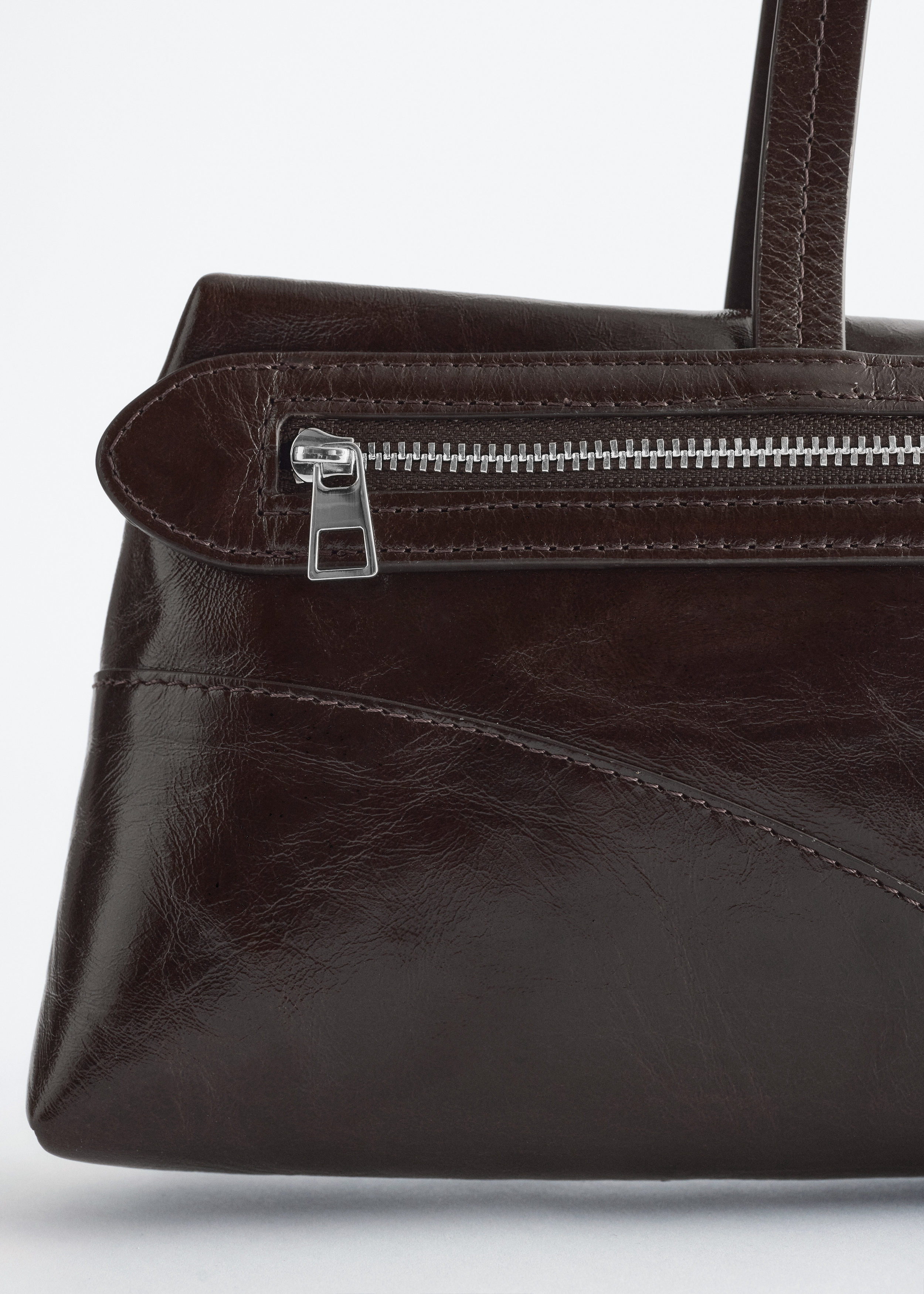 & Other Stories SLIM LEATHER SHOULDER BAG