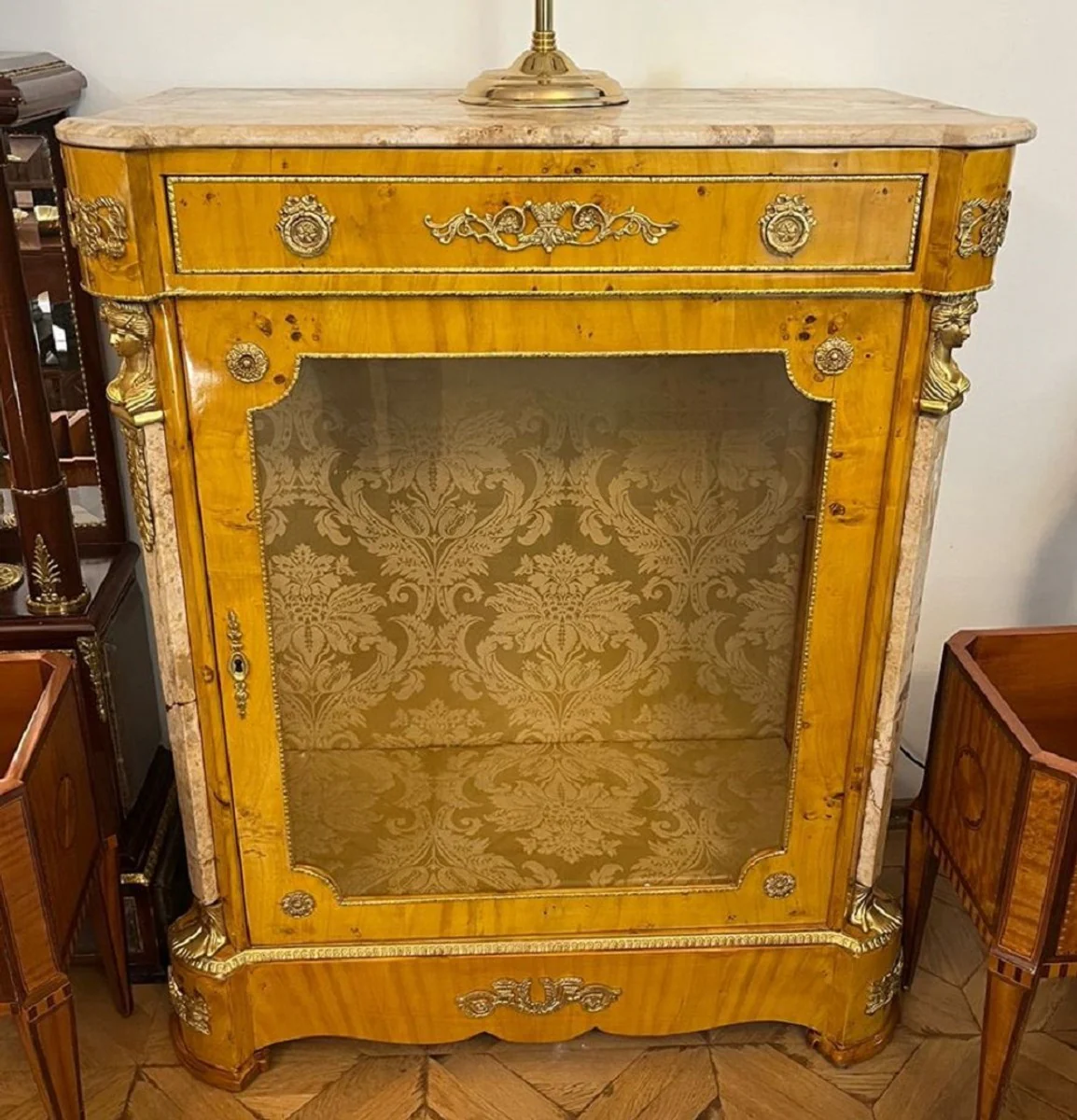 Baroque display cabinet bird's eye maple / cream / brass - Handcrafted solid wood display cabinet with glass door and drawer - Baroque furniture - Noble & magnificent
