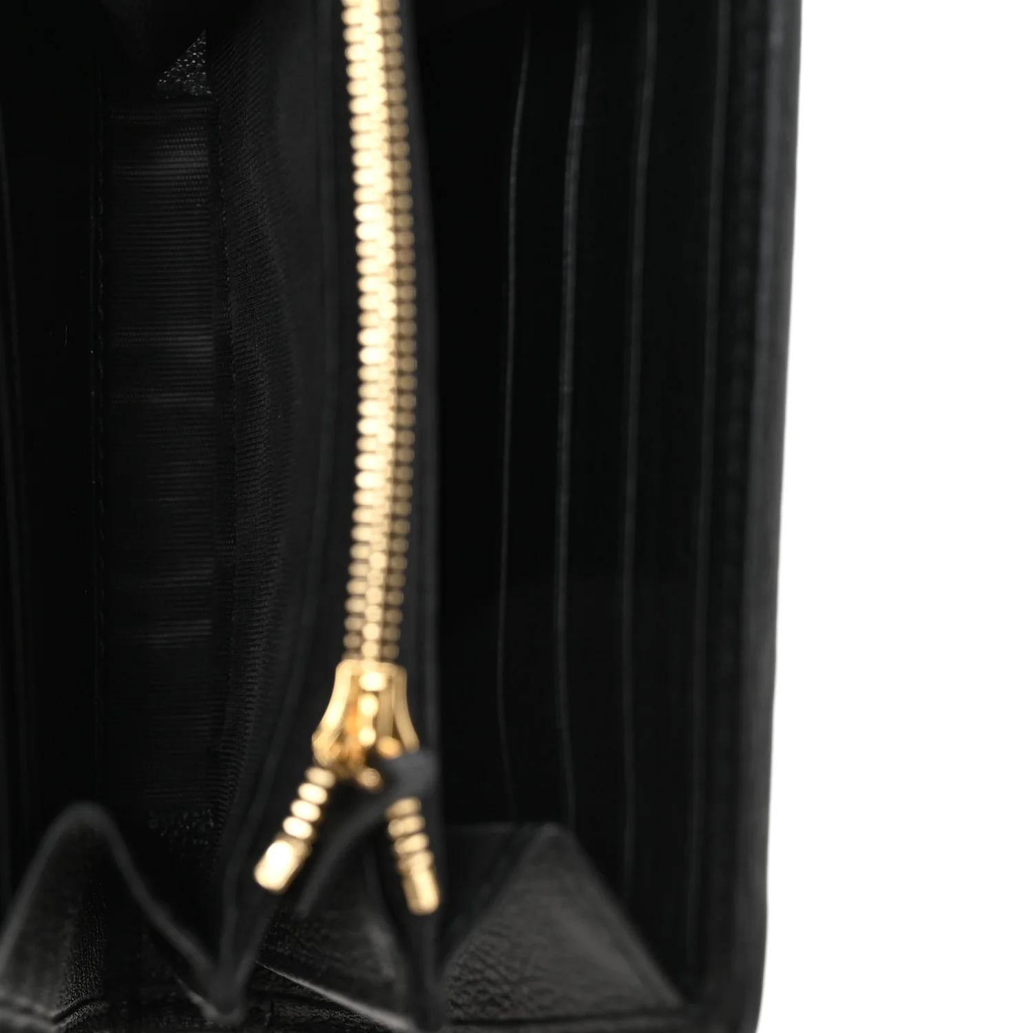 Roxy Calfskin Medium Blondie Chain Wallet Black - Top Club