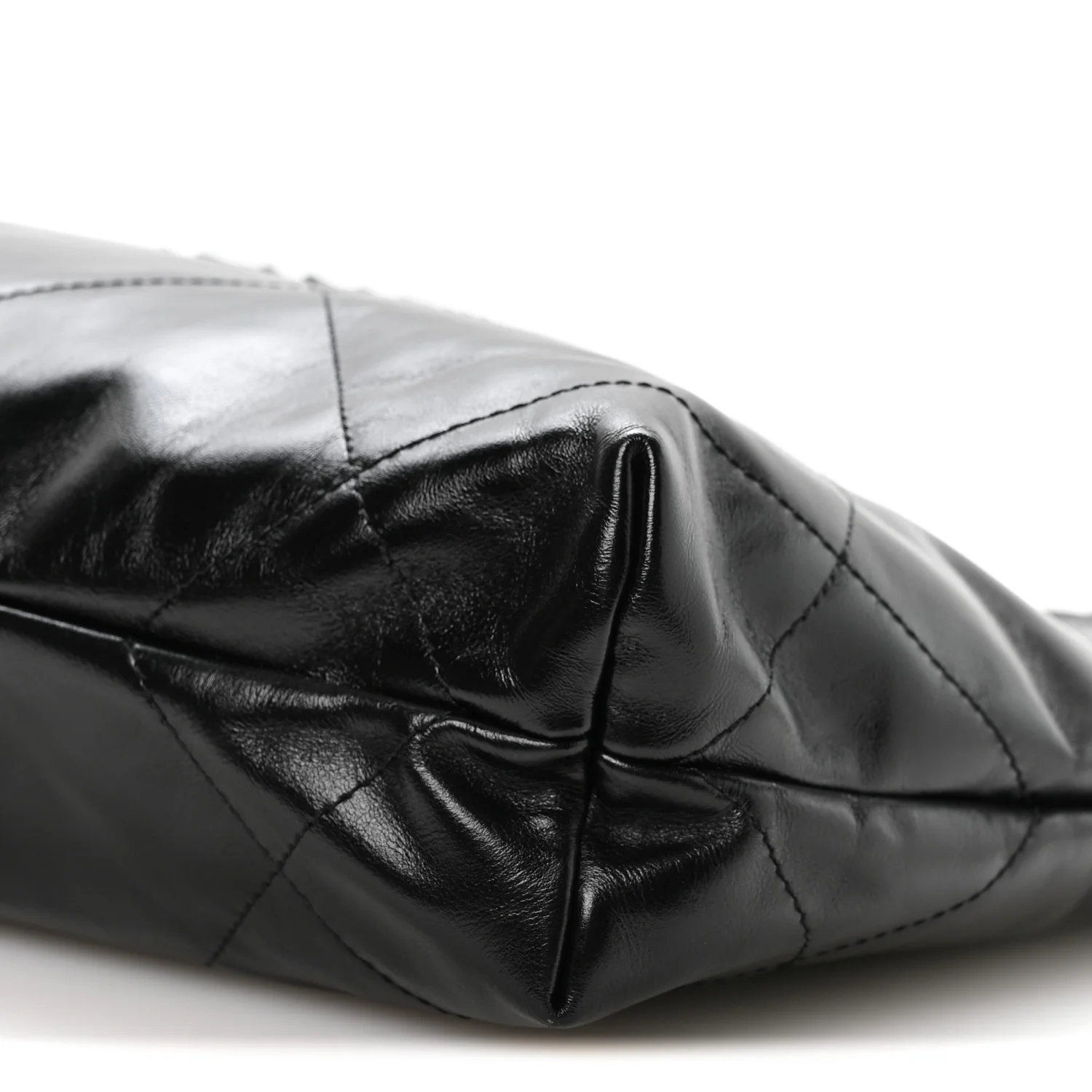 Shiny Calfskin Quilted Small Chanel 22 So Black - Top Club