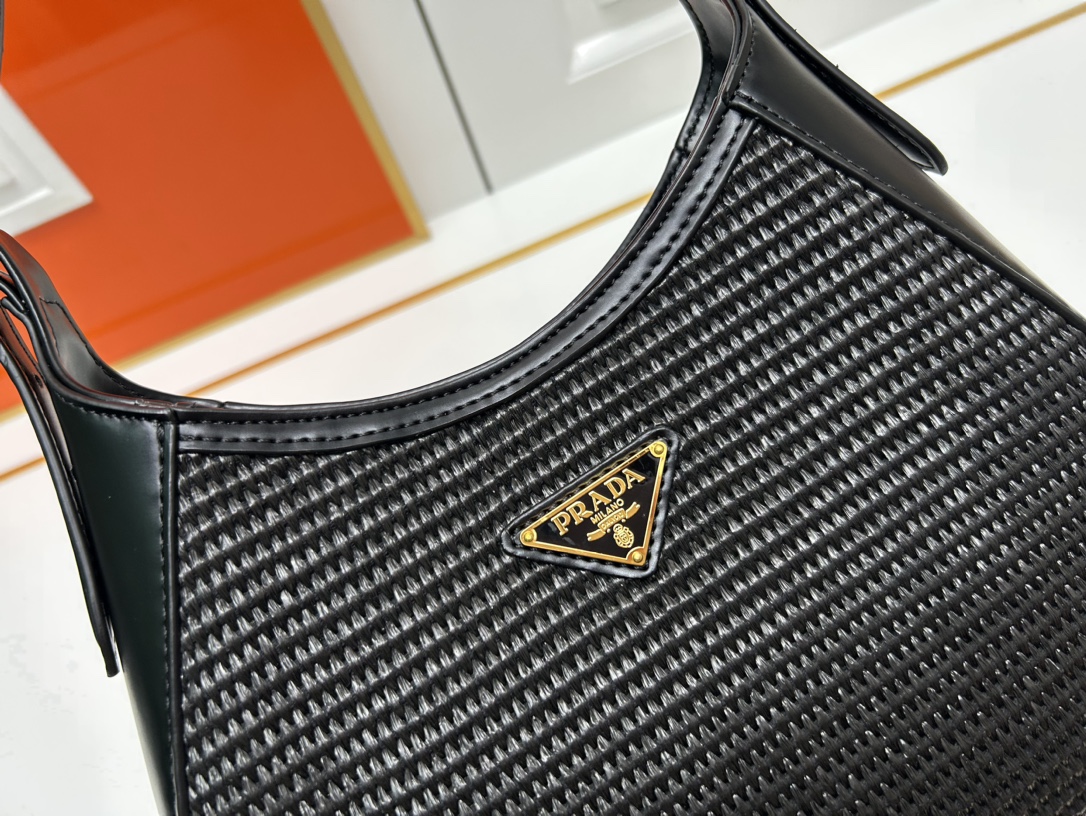 Pra new arrival women bag size : 28-22-5cm - Top Club