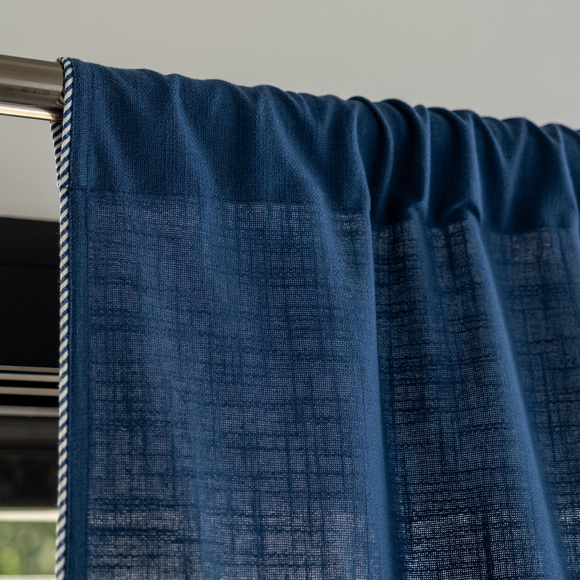 ARLES - Rideau passe-tringle en coton finition biais 140x260cm - bleu abysse