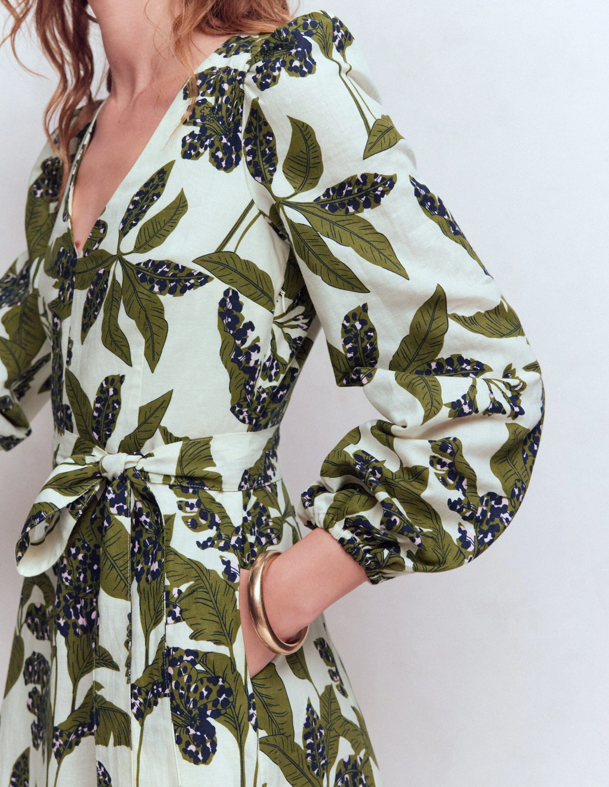 Florence Kleid aus Leinenmischgewebe-Grün Leopardenmuster Blumenmuster