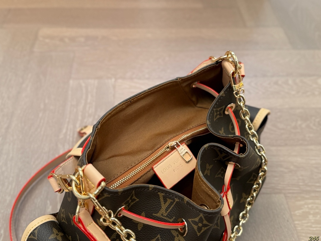 Louis new arrival vintage chain bag size: 31*22 cm - Top Club
