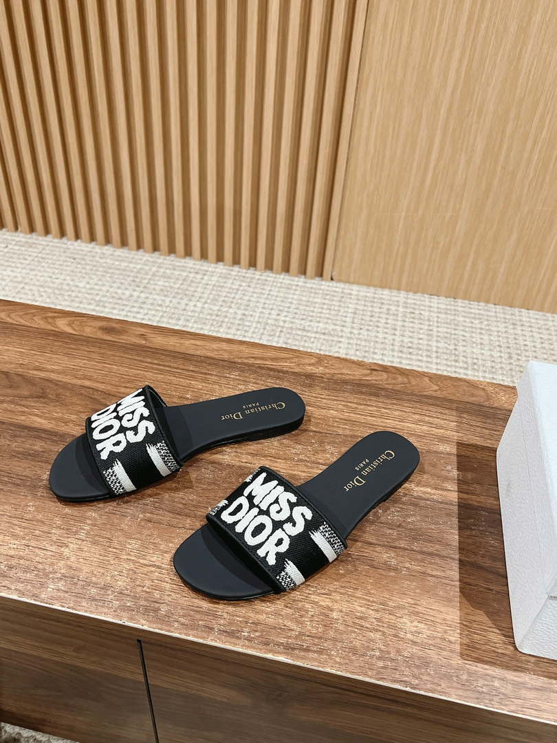 Dior KCO109EZO Dway Slide Embroidered Cotton Miss Dior Allover Motif Shoes D82991 - Sneaker Replica Workshop