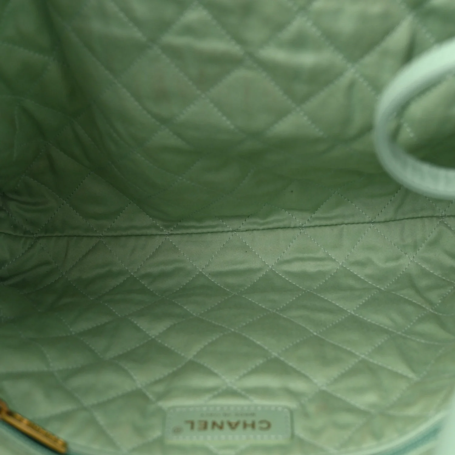Shiny Calfskin Quilted Small Chanel 22 Light Green - Top Club