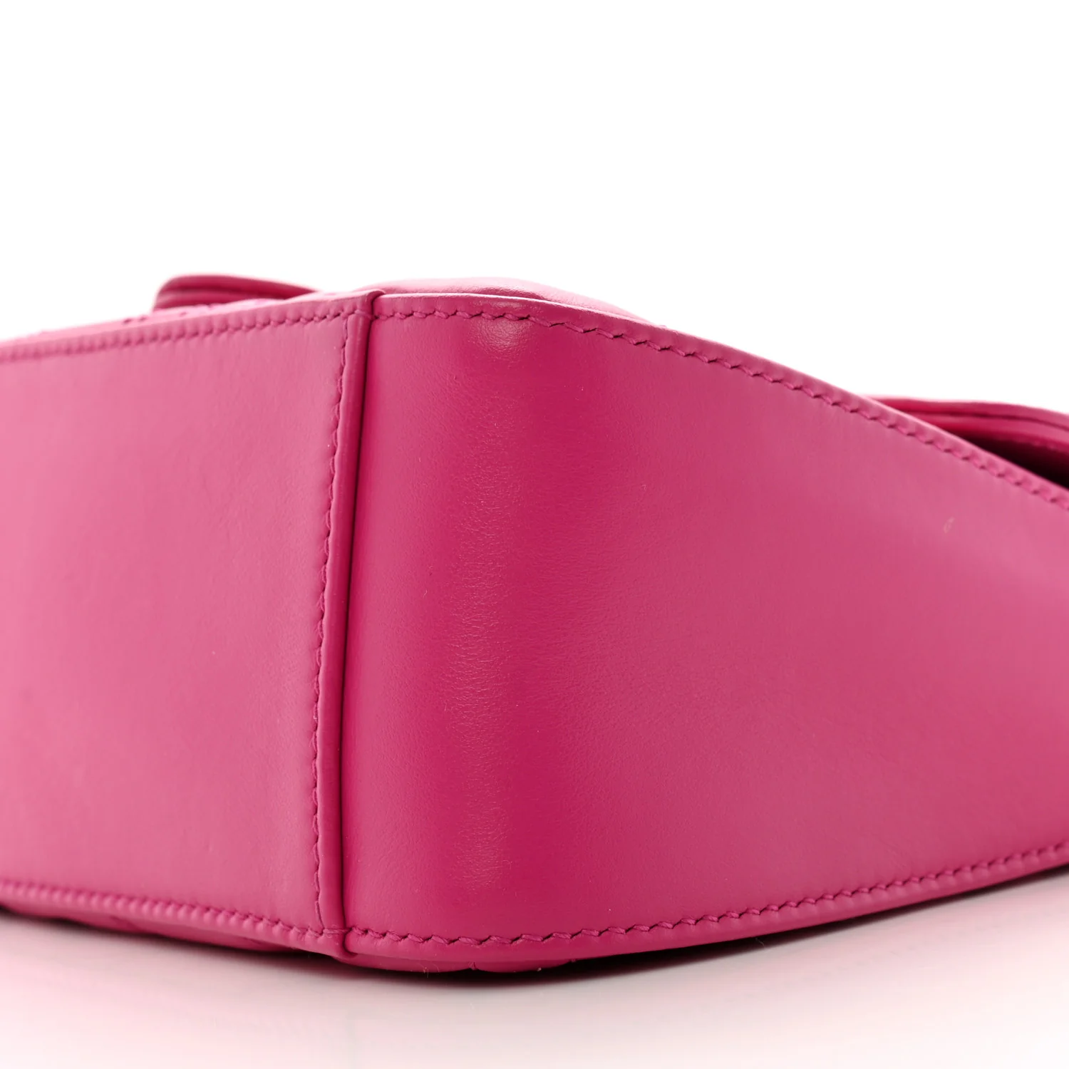 Calfskin Matelasse Monochrome Mini GG Marmont Top Handle Shoulder Bag Classic Fuxia - Top Club