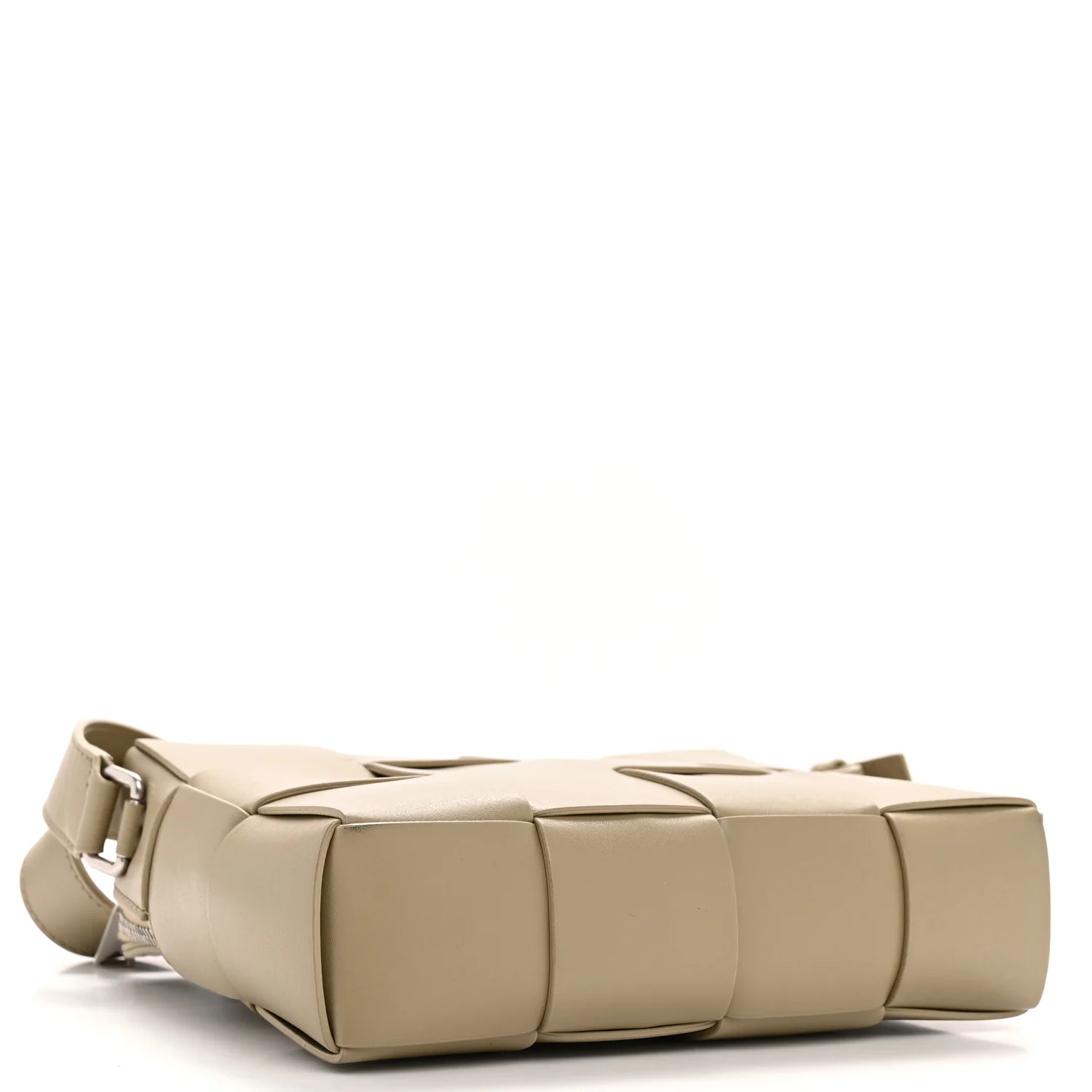 Lambskin Maxi Intrecciato Cassette Camera Bag Travertine - Top Club