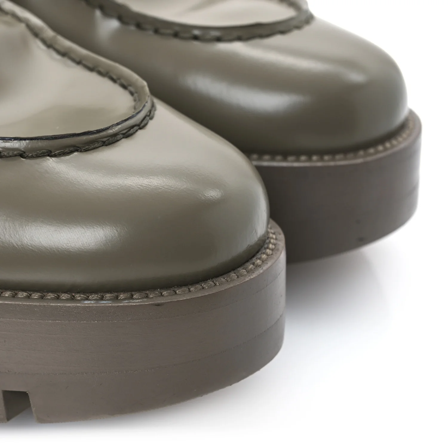 Calfskin Metal CC Loafers 40 Khaki - Top Club