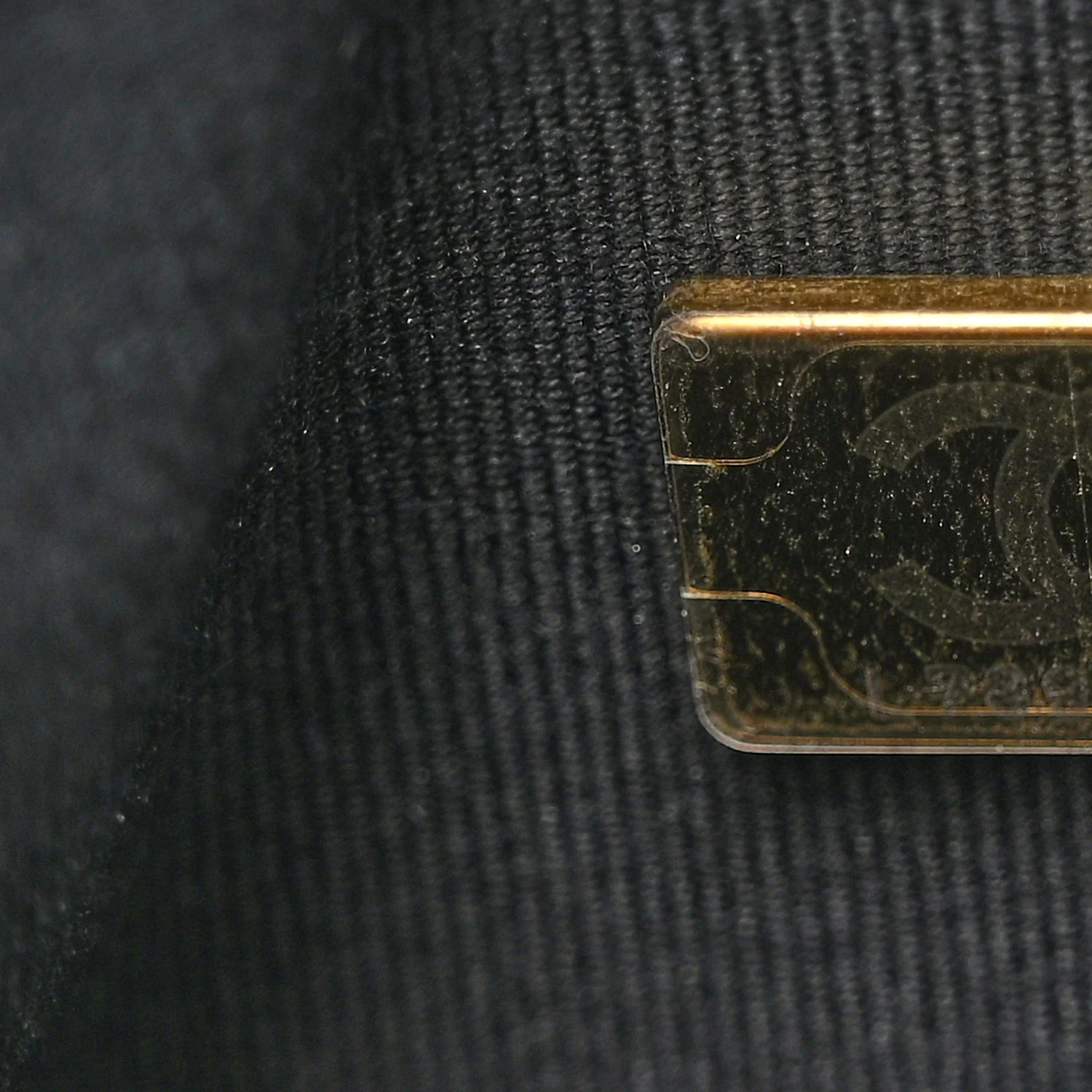 Shiny Crumpled Lambskin Quilted Medium Preppy Pocket Camera Case Black - Top Club