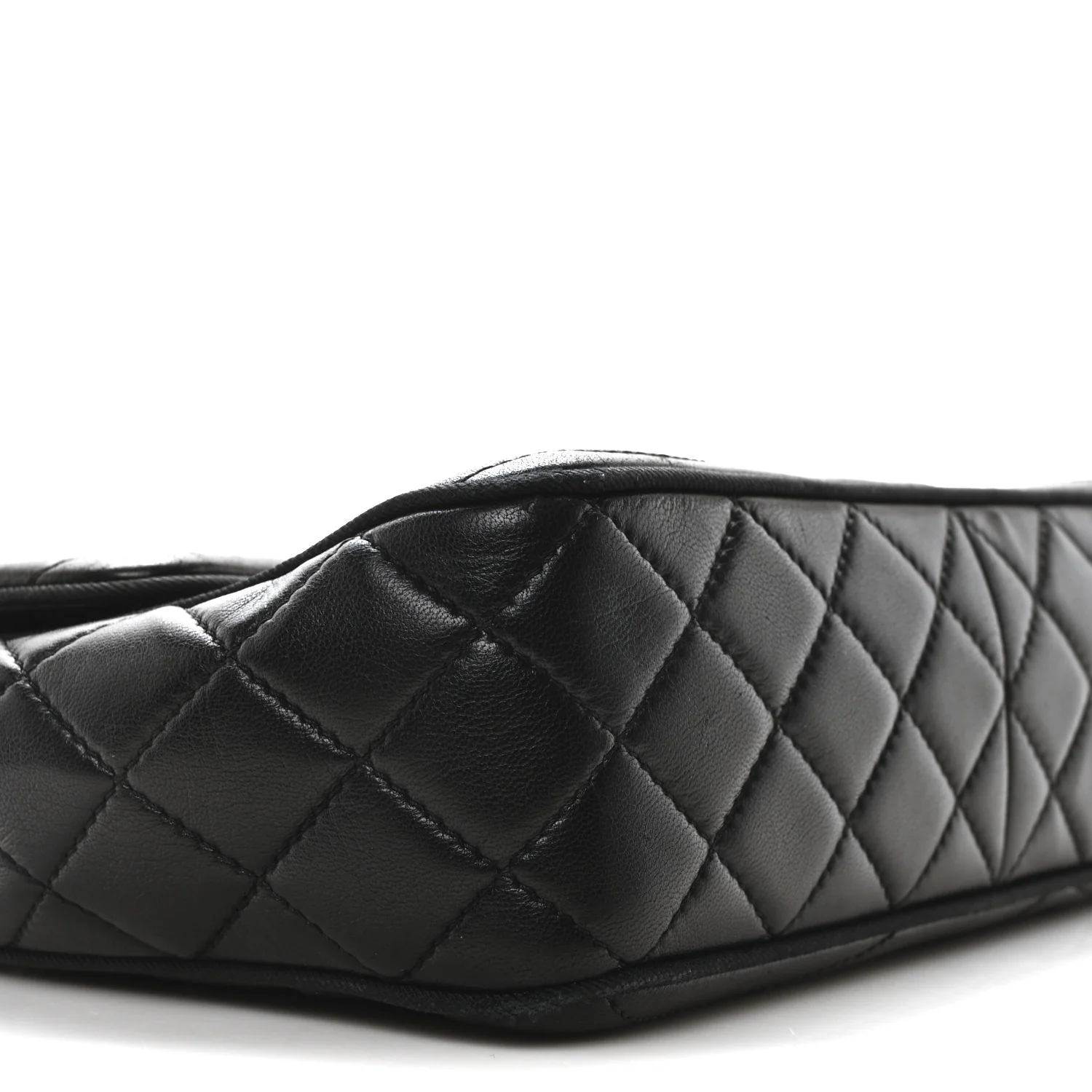 Lambskin Scallop Quilted Medium Pagoda Flap Black - Top Club