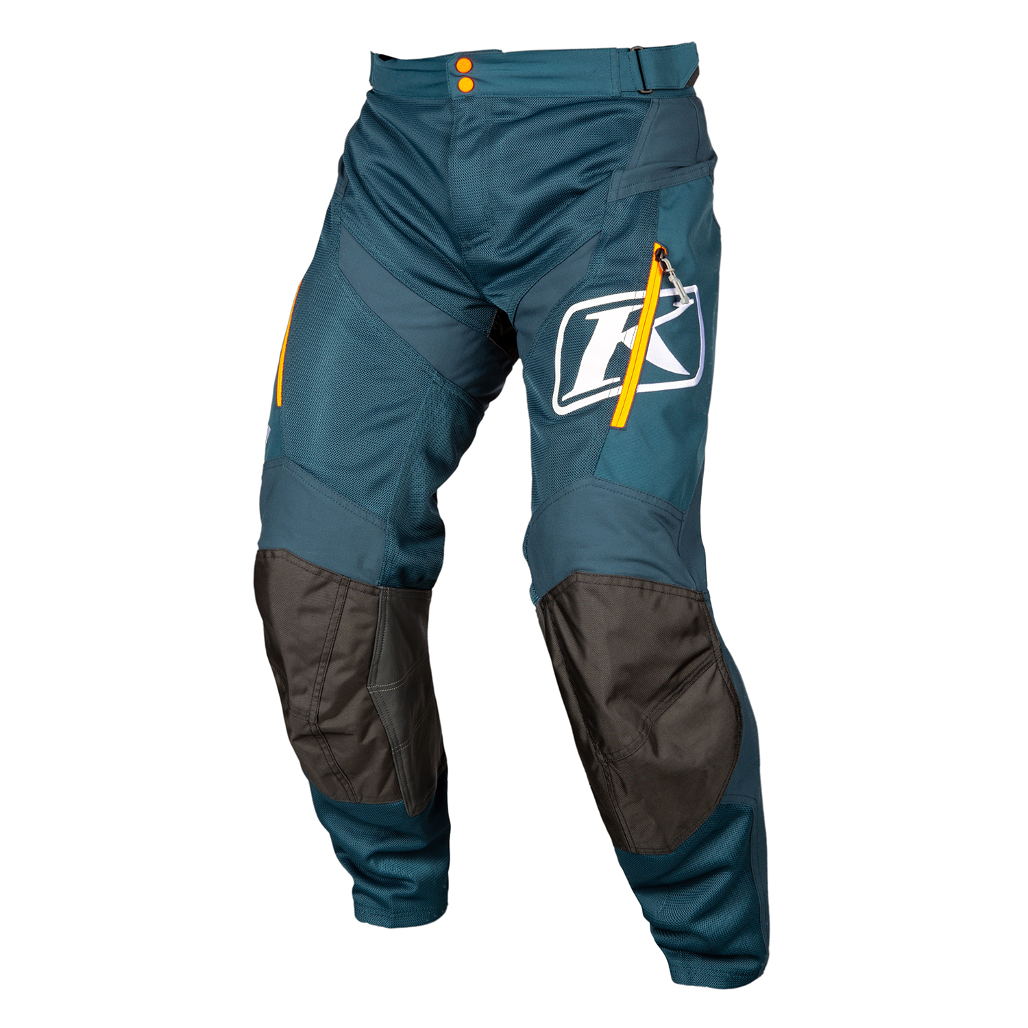 Mojave in boat pants