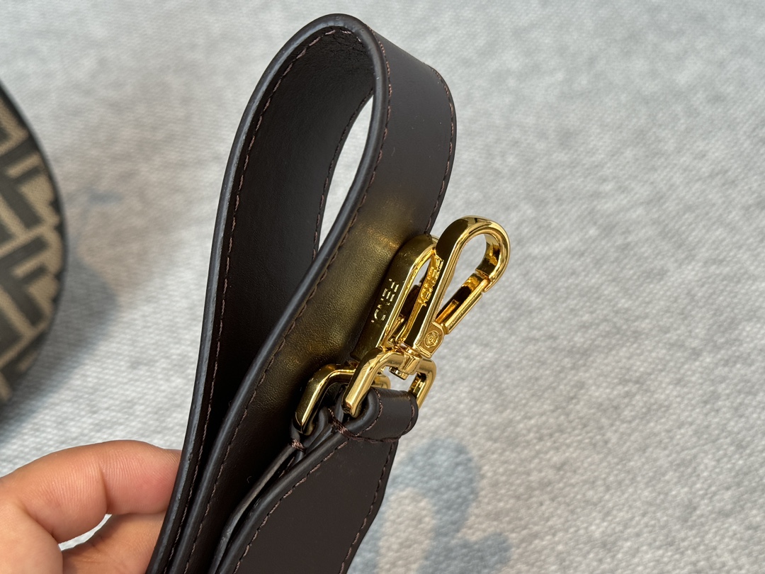 Fen new arrival bag size??28*16cm - Top Club