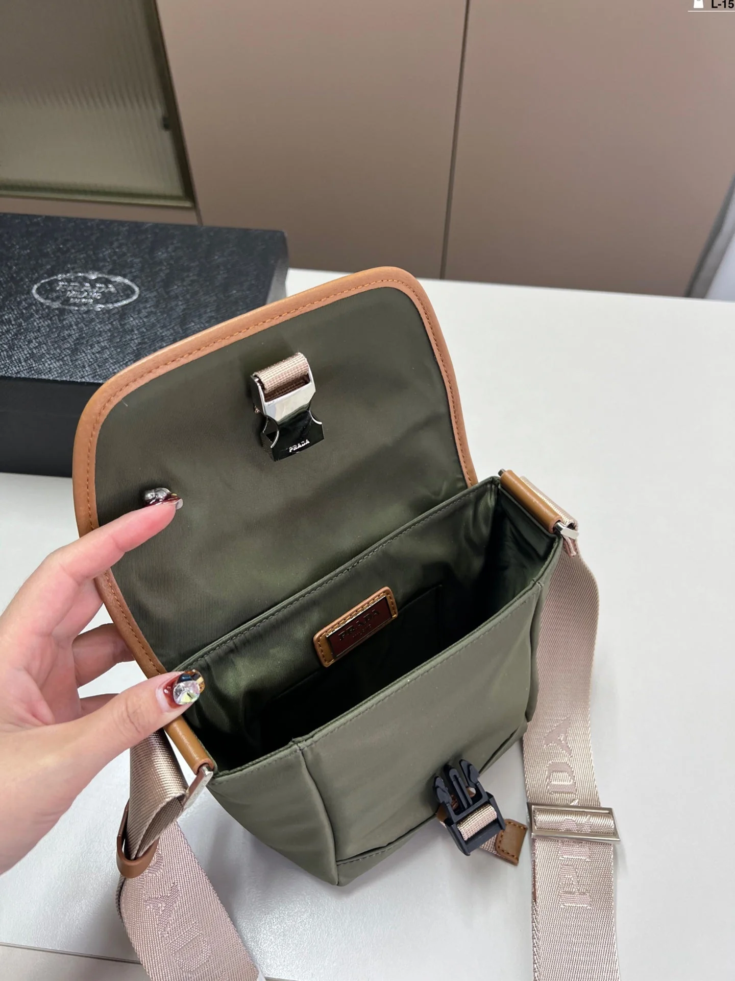 Prada Vintage Messenger Bag Crossbody 16x15cm - Top Club