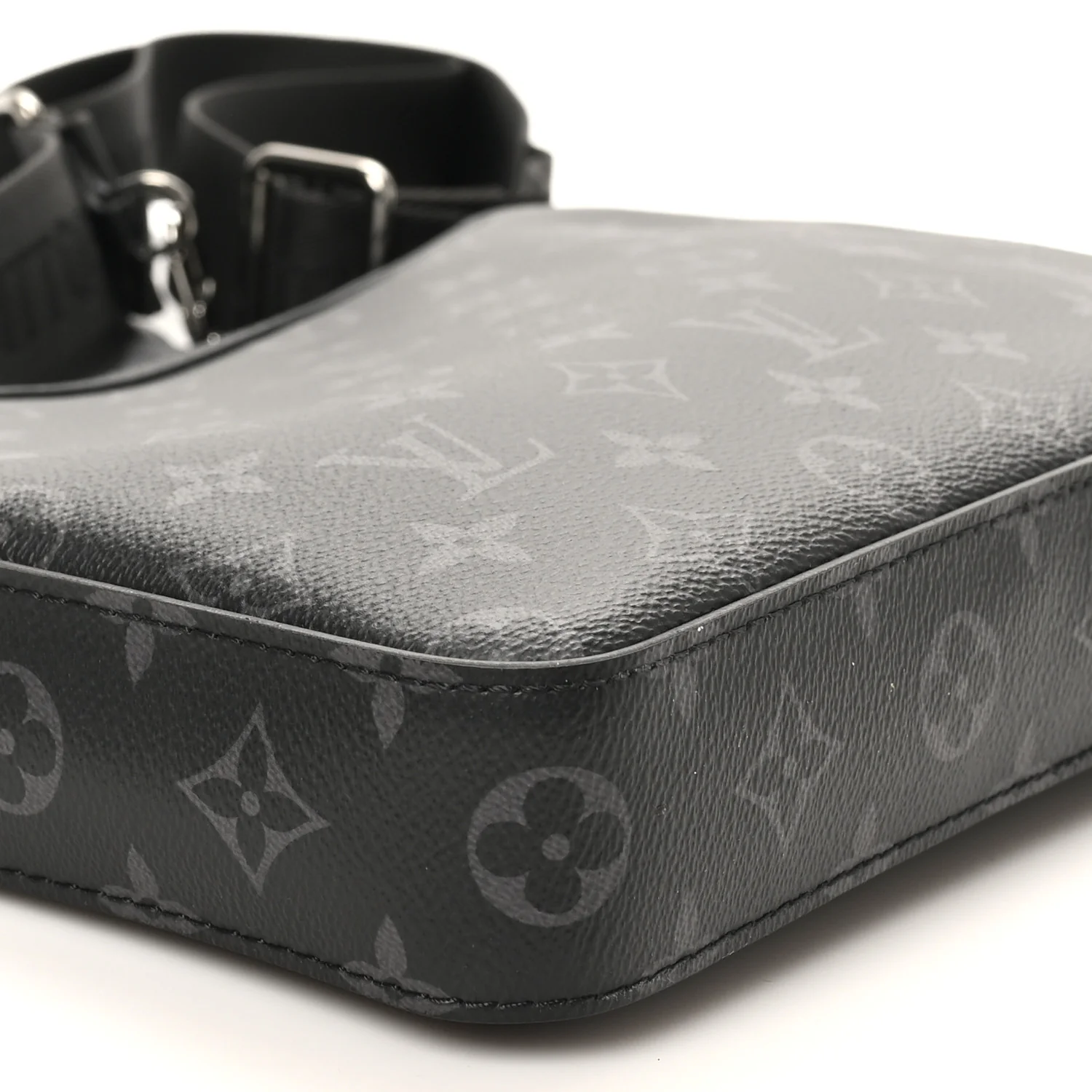Reverse Monogram Eclipse Trio Messenger - Top Club