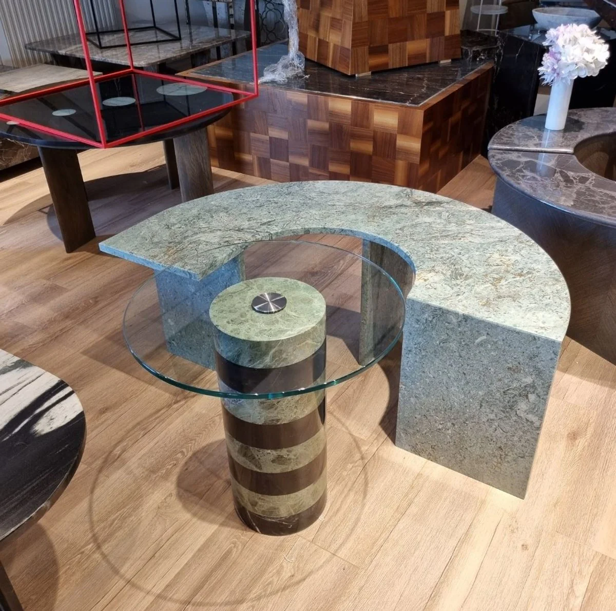 Luxury side table black / gray Ø 48 x H. 50 cm - Round marble table with glass top - Living room furniture - Luxury furniture - Marble furniture - Luxury furnishings - Living room furnishings