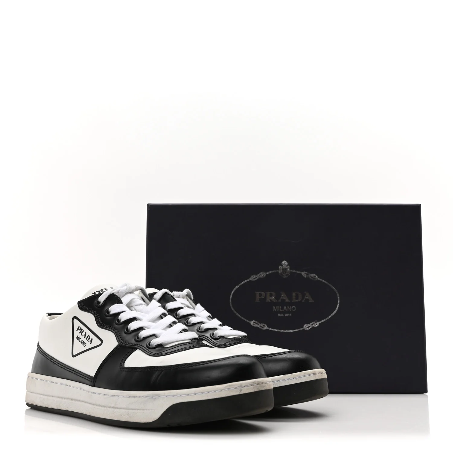 Spazzolato Rois Vitello Soft Triangle Logo Womens Low Top Sneakers 39 White Black - Top Club