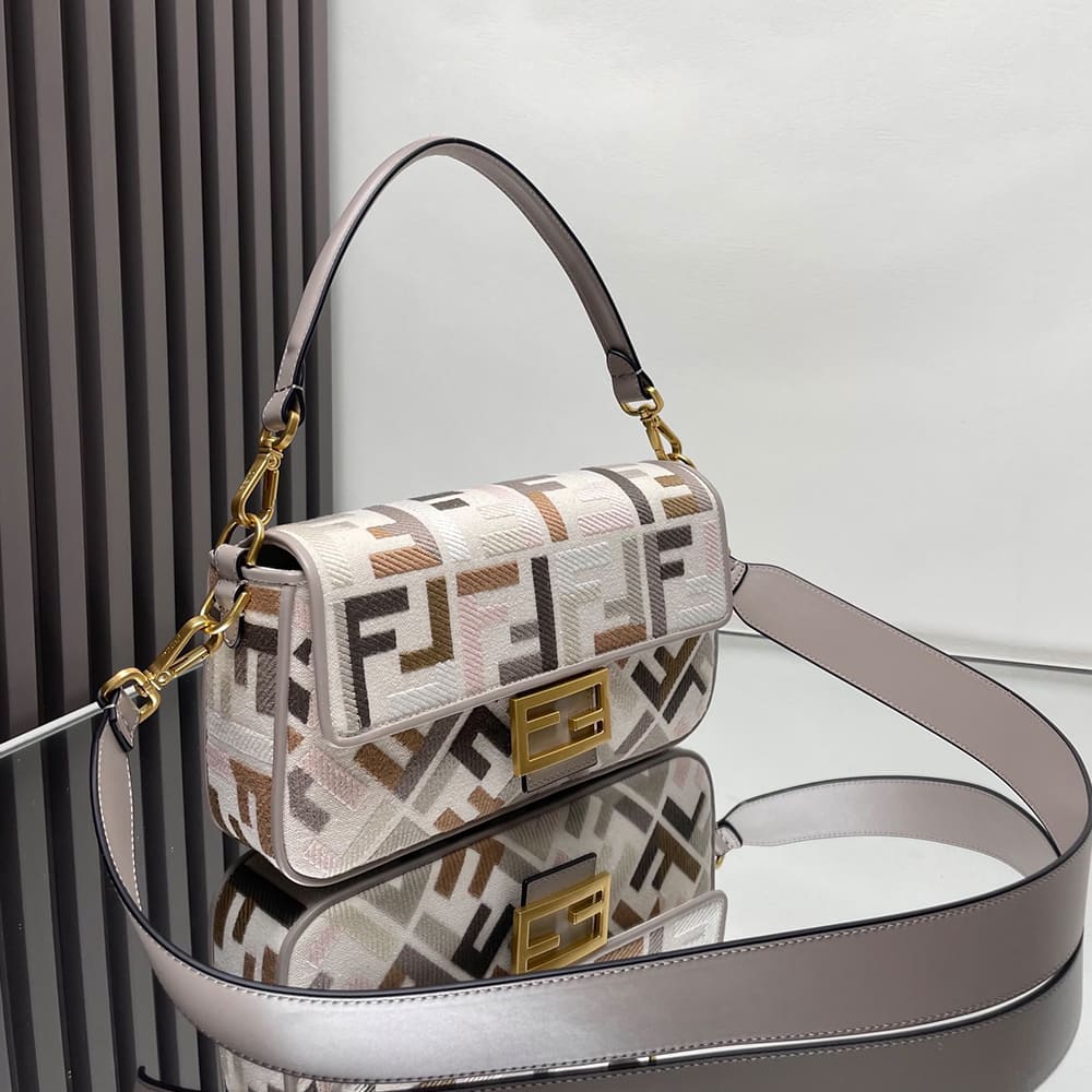 Fendi Baguette - Top Club