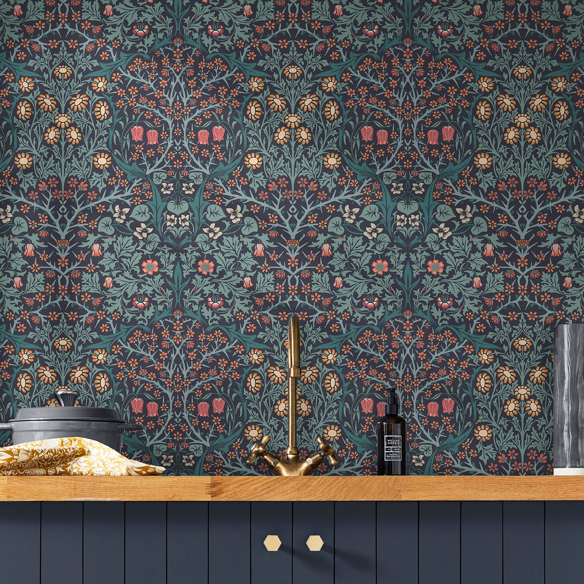 Vliesbehang blackthorn navy