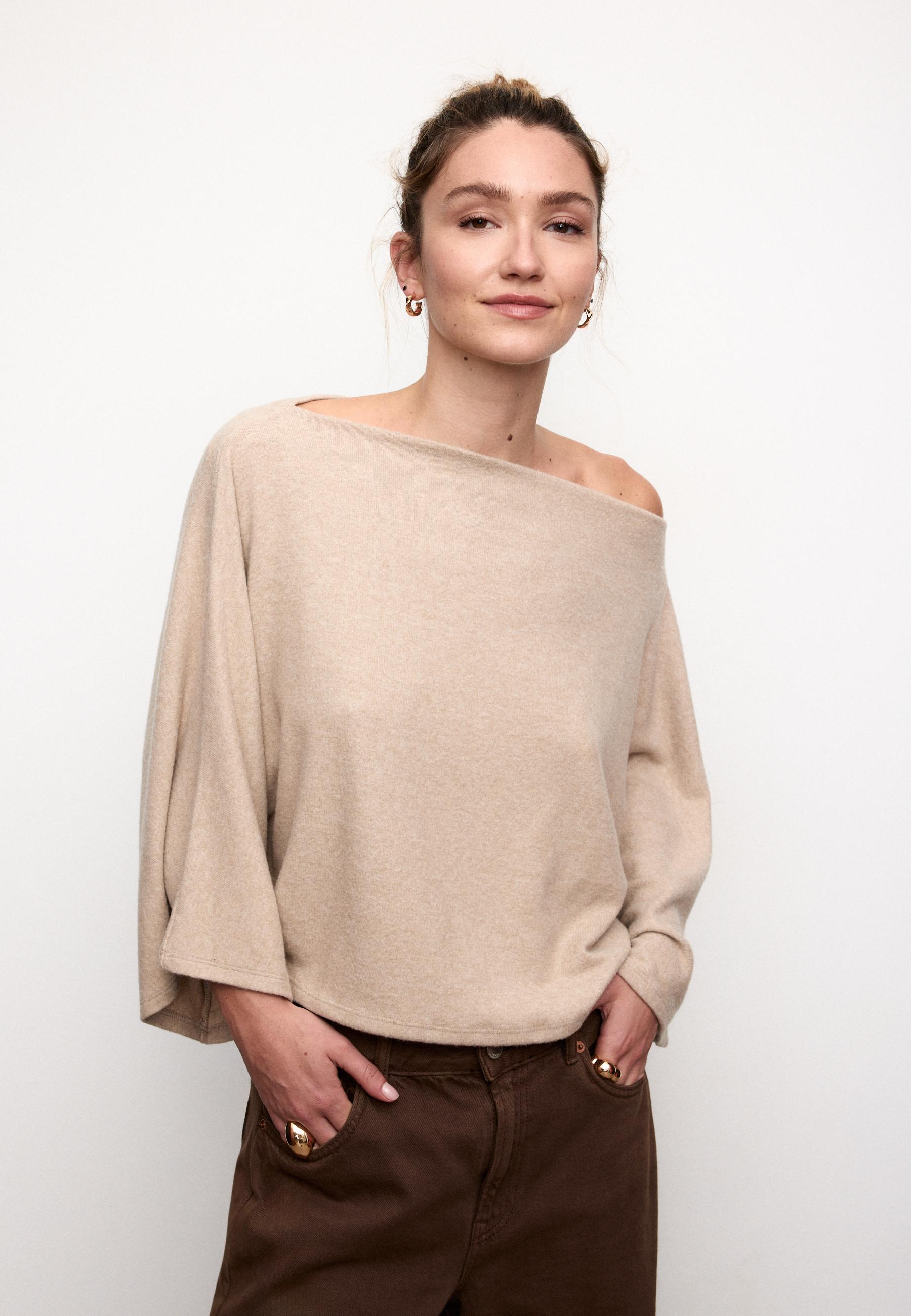 BOAT NECK CAPE TOP