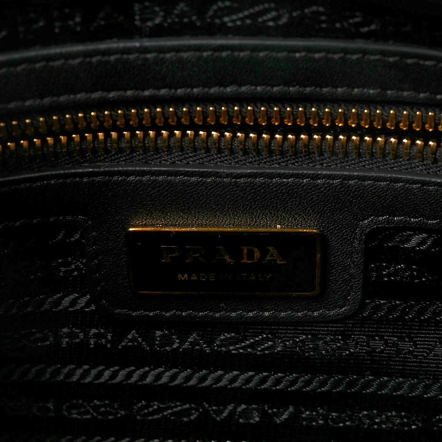 Re-Nylon Saffiano Medium Re-Edition 1978 Top Handle Bag Black - Top Club