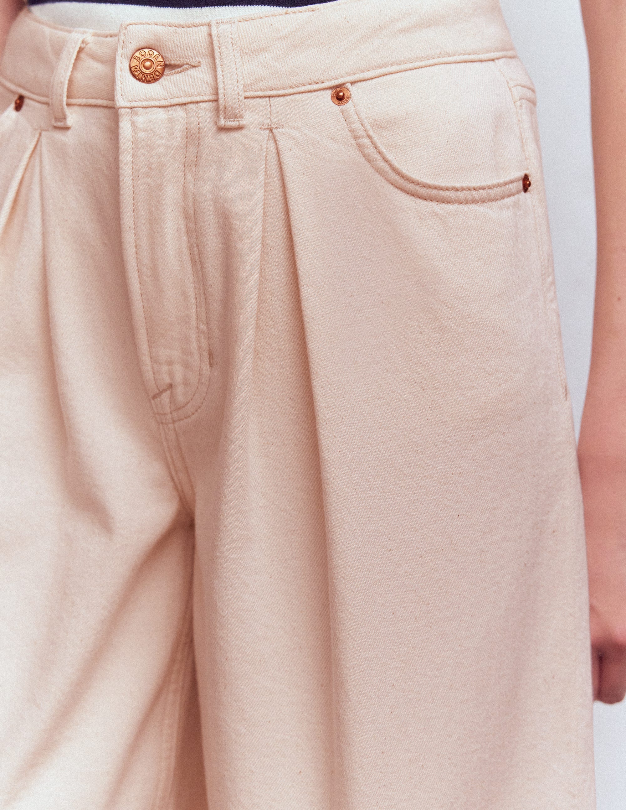 Denim-Bermudashorts-Beige