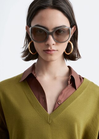 & Other Stories V-NECK MERINO WOOL JUMPER