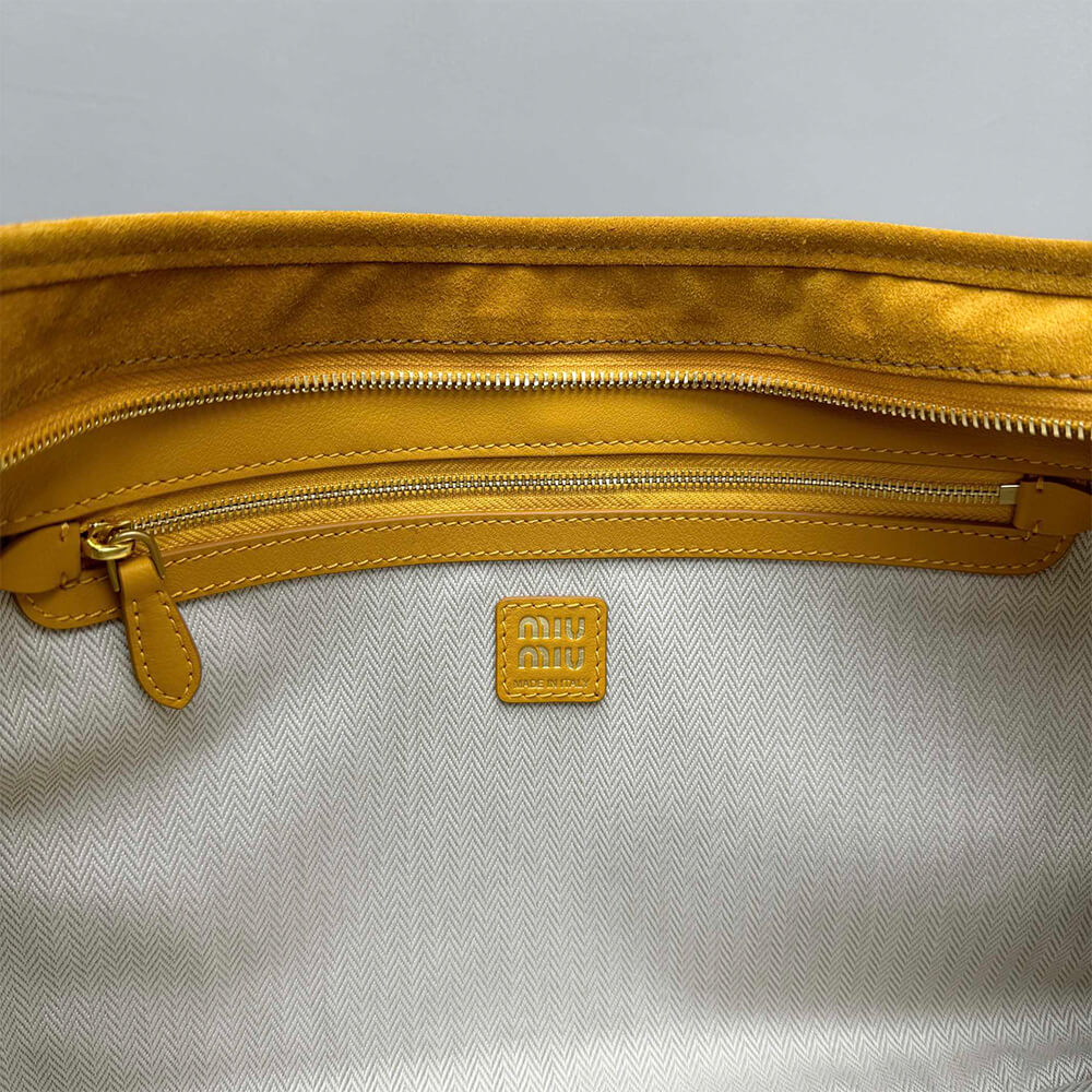 MIUMIU Medium Aventure suede bag(HIGH-END GRADE) - Top Club