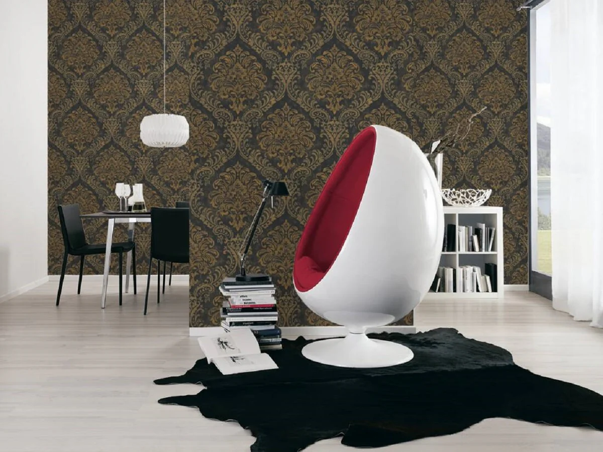 Baroque non-woven wallpaper black / gold metallic