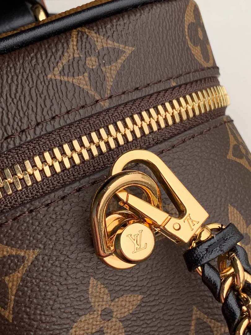 Louis M45165  Vanity Pm Monogram Bag - Top Club