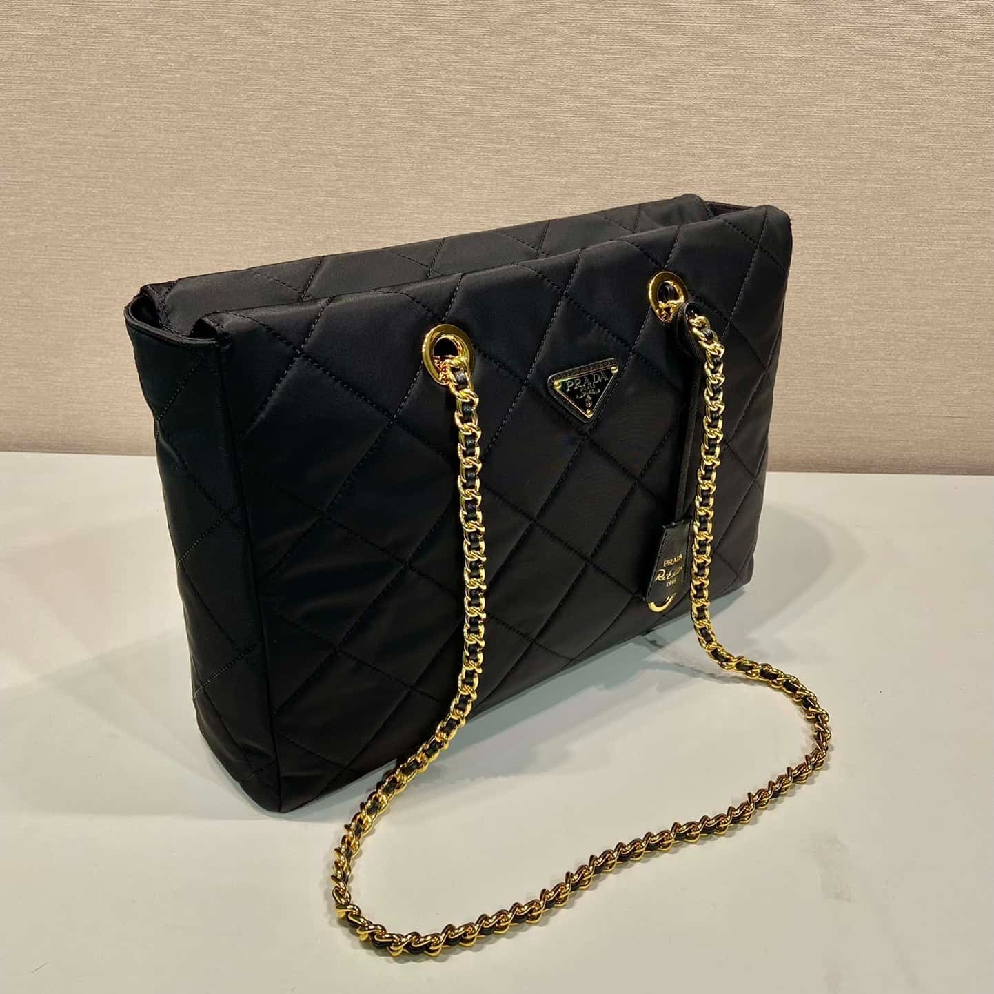 Prada Re-edition Vintage Chain Tote Bag - Top Club