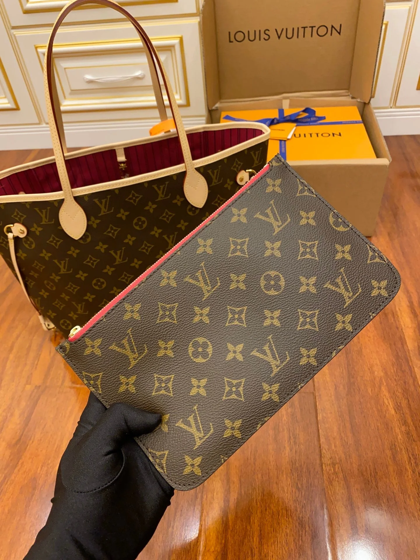 Louis Vuitton Tote Leather Bag - Top Club