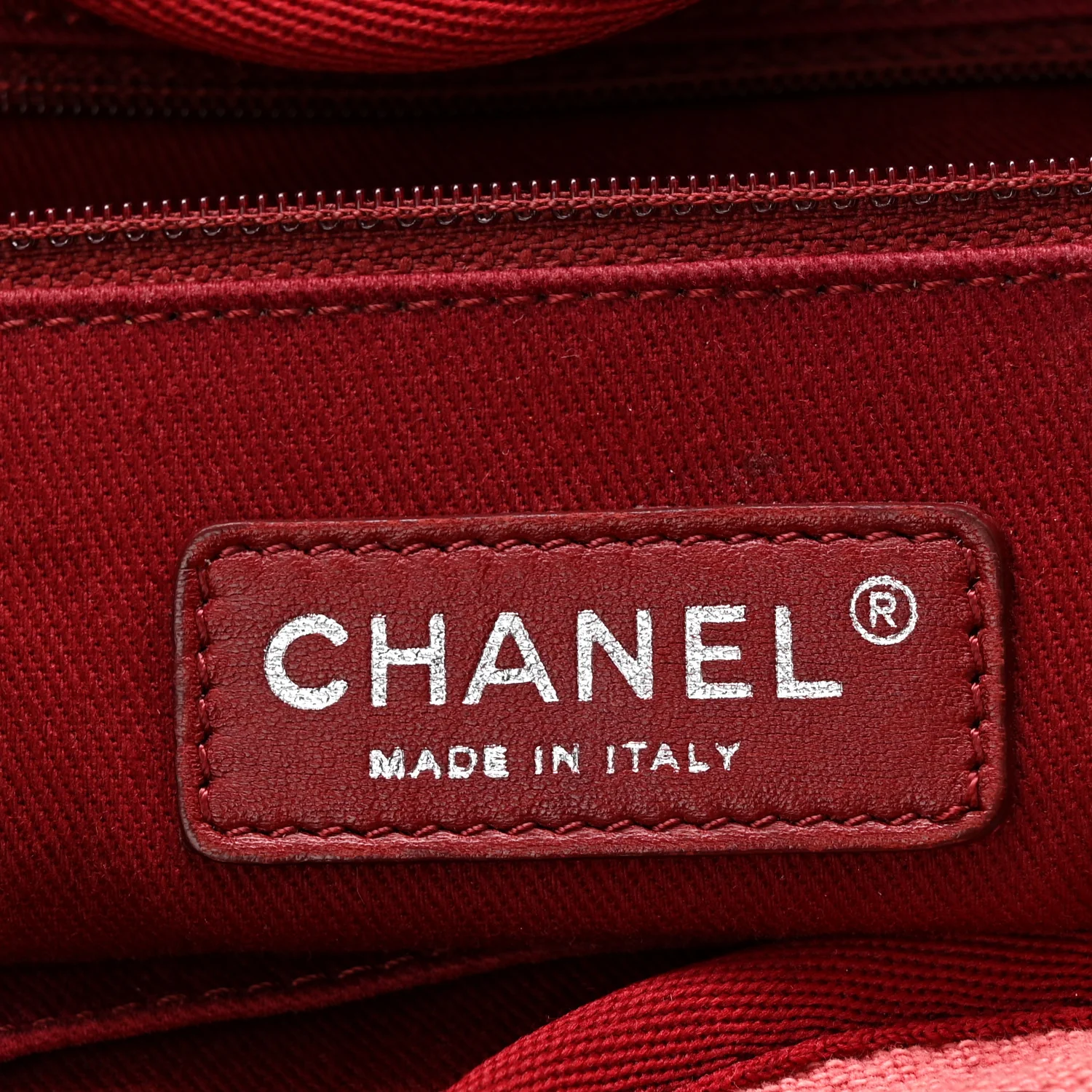 Canvas Medium Deauville Tote Red - Top Club