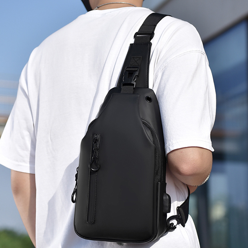 Men's large-capacity chest bag, single-shoulder crossbody bag, casual hanging bag, waterproof outdoor travel backpack, fashionable trendy men's bag