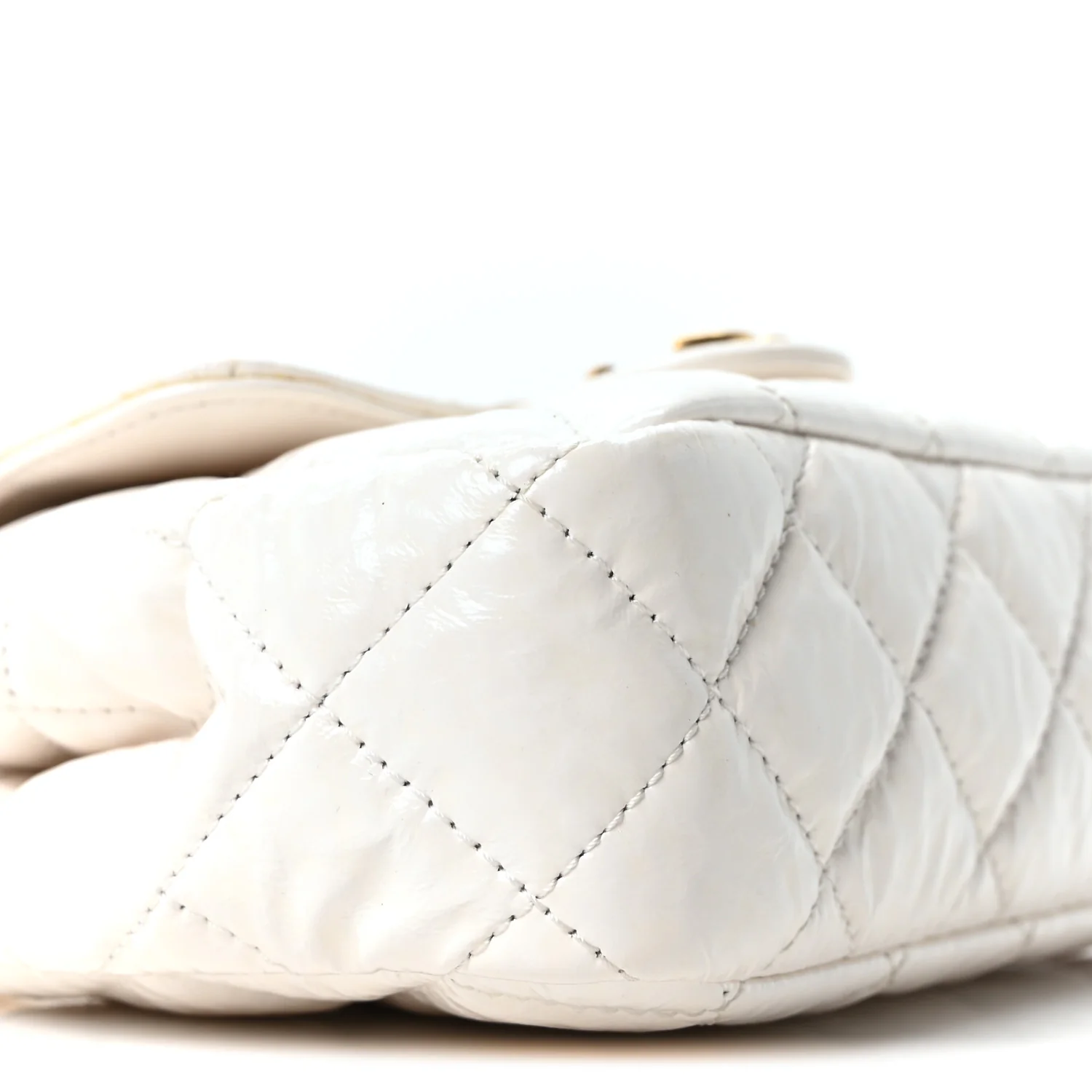 Shiny Crumpled Calfskin Quilted Small Wavy CC Hobo White - Top Club