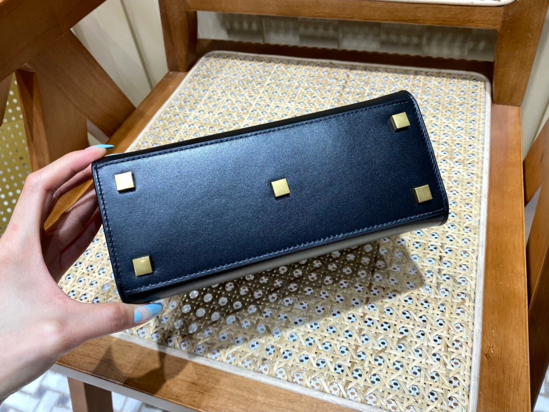 YSL Manhattan Nano Bag Black 593741 21x16x9cm - Top Club