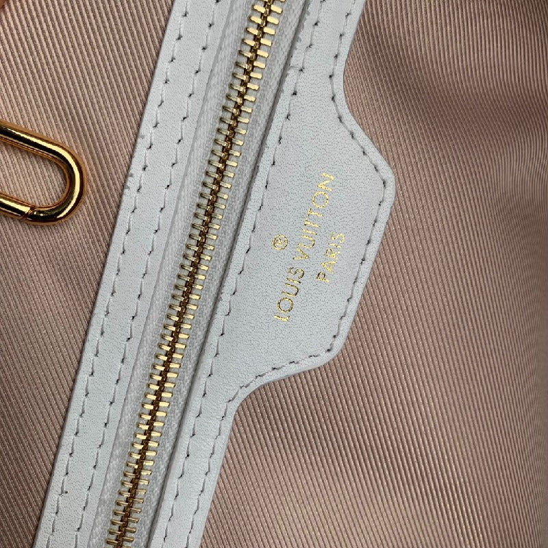 LV Louis Vuitton Neverfull Monogram Bag - Top Club