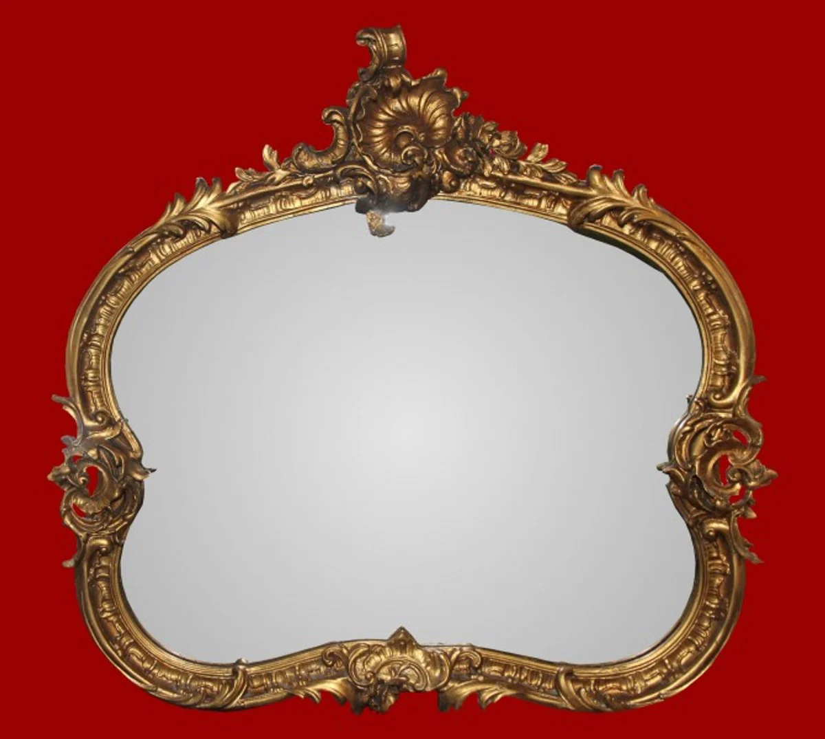 Material: solid wood. Covered with a fine velvet fabric (60% cotton 40% polyester)
