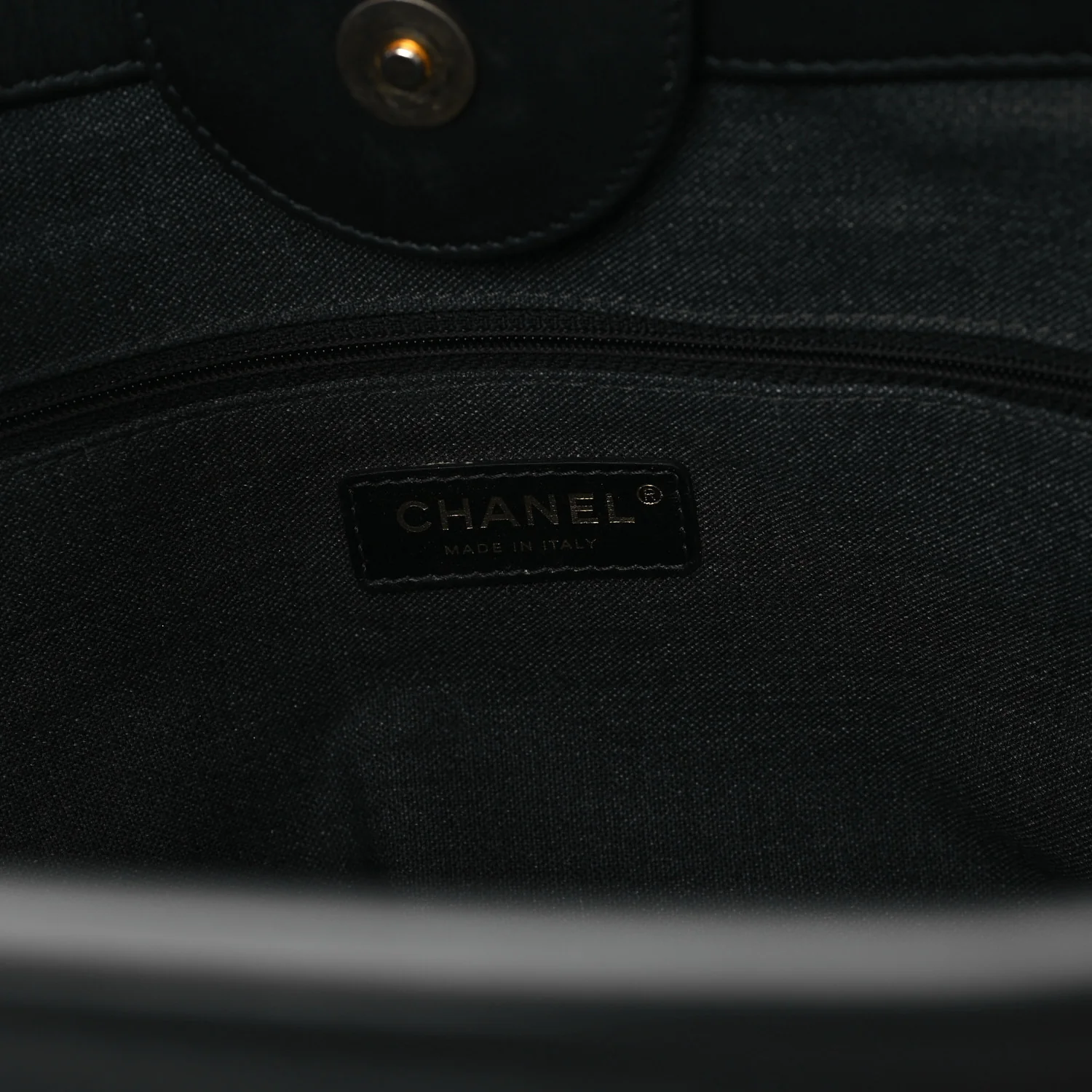 Calfskin Medium Deauville Tote Black - Top Club