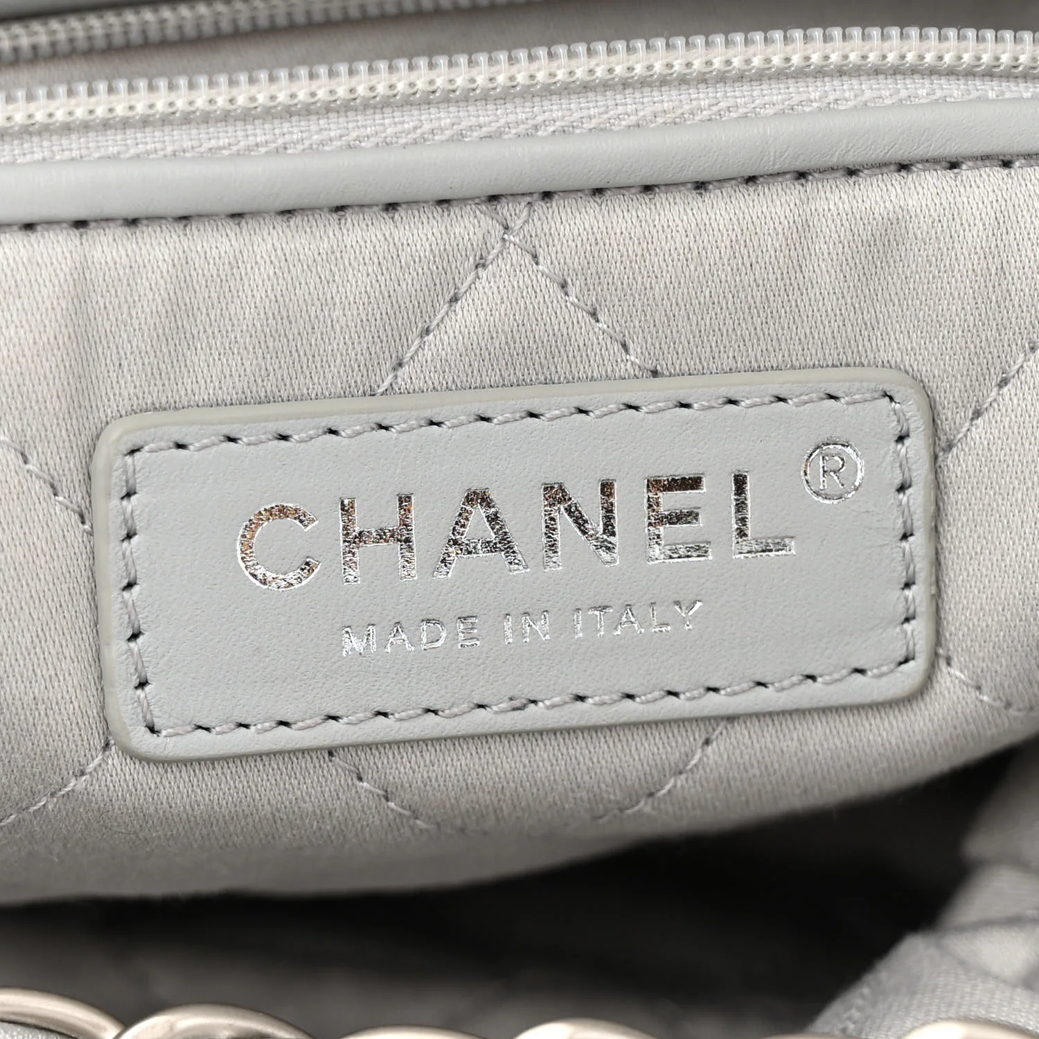 Metallic Calfskin Quilted Chanel 22 Silver - Top Club