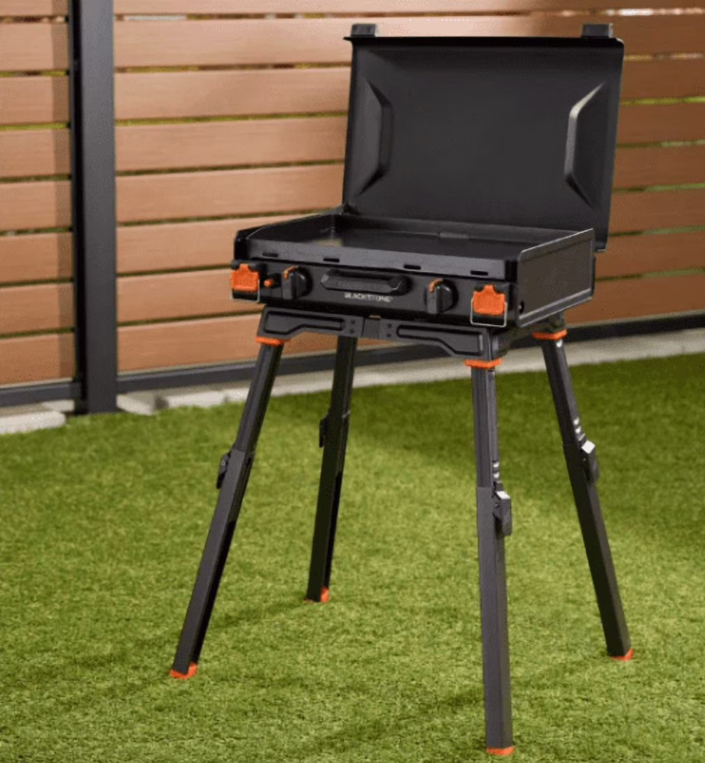 Blackstone 20x14in Camping Griddle Kit with Stand.Adjustable Legs. Incudes: Carry Bag, 2 Spatulas and a Collapsible Basting Dome.