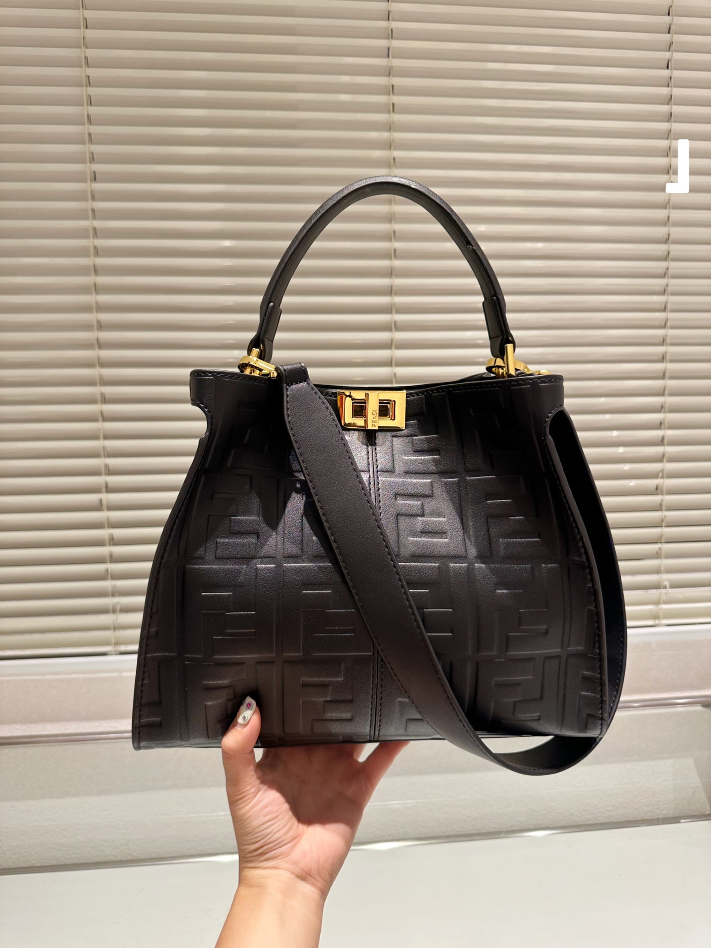 Fen new arrival PEEKABOO tote bag size; 30 * 25cm - Top Club
