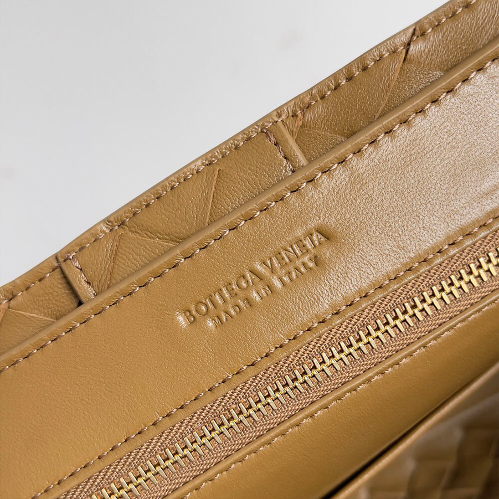 Bottega Veneta Small Andiamo - Top Club