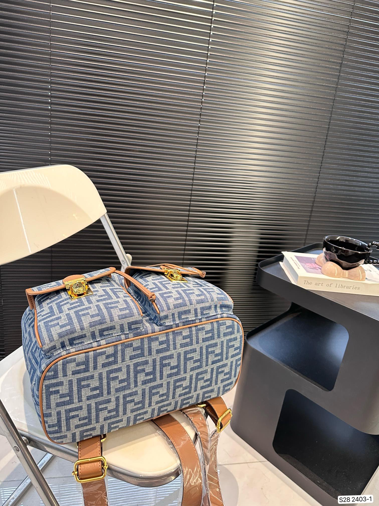 Fen new arrival backpack bag size?? 32 * 36  cm