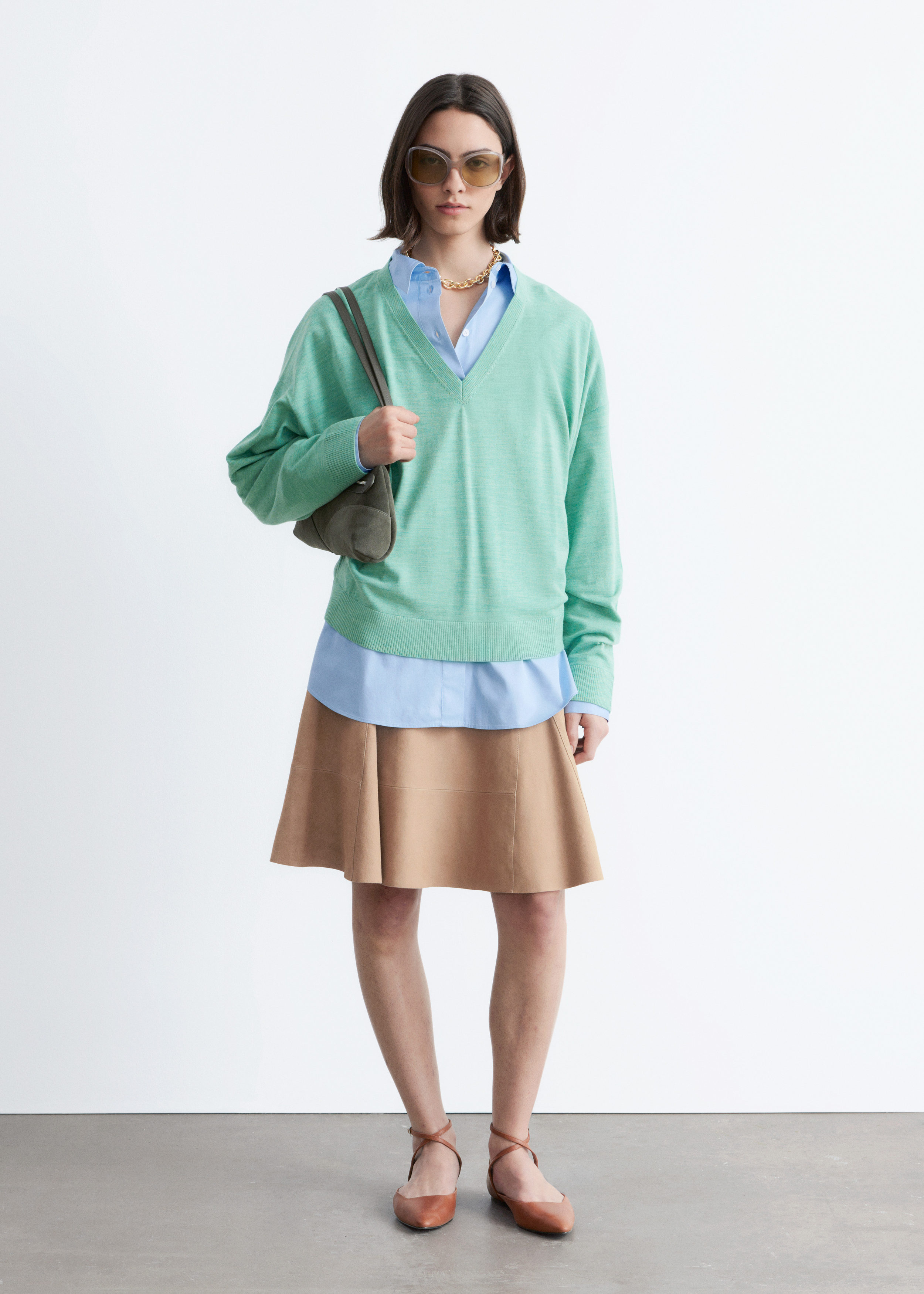 & Other Stories V-NECK MERINO WOOL JUMPER