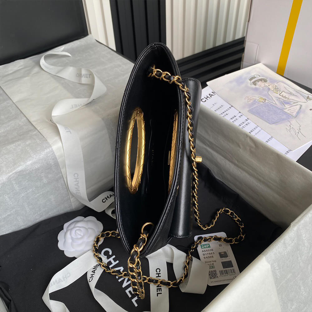 CHANEL Clutch - Top Club