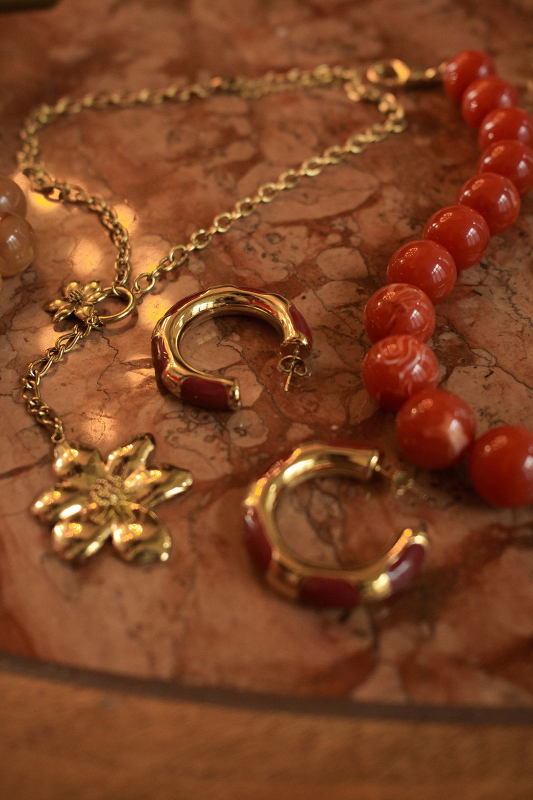 Gold plated oorbellen met strepen