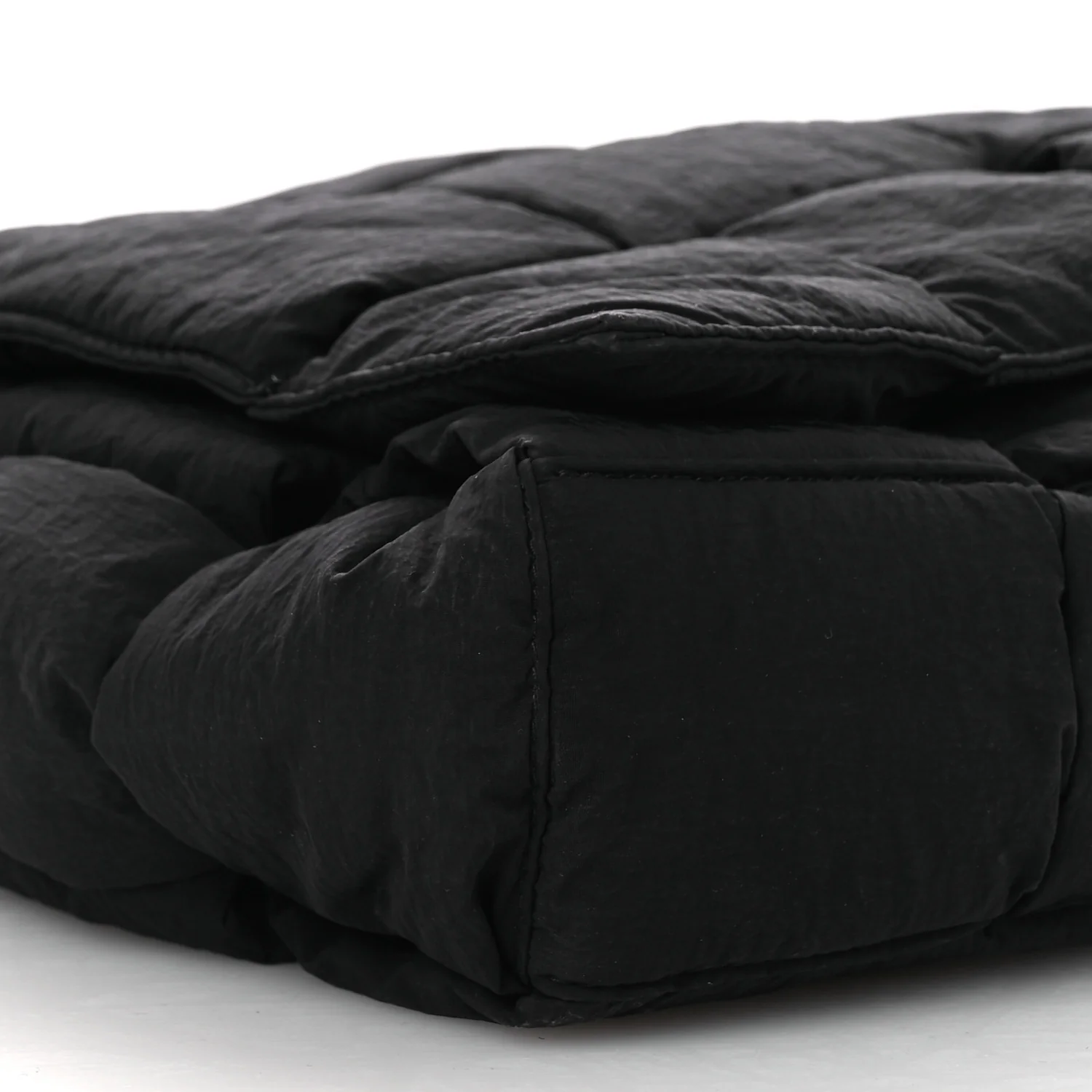Nylon Intrecciato Padded Tech Maxi Cassette Bag Black - Top Club