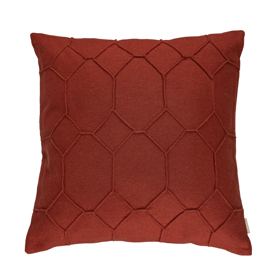 Sierkussen wolvilt Hexagon mineralred 50x50cm
