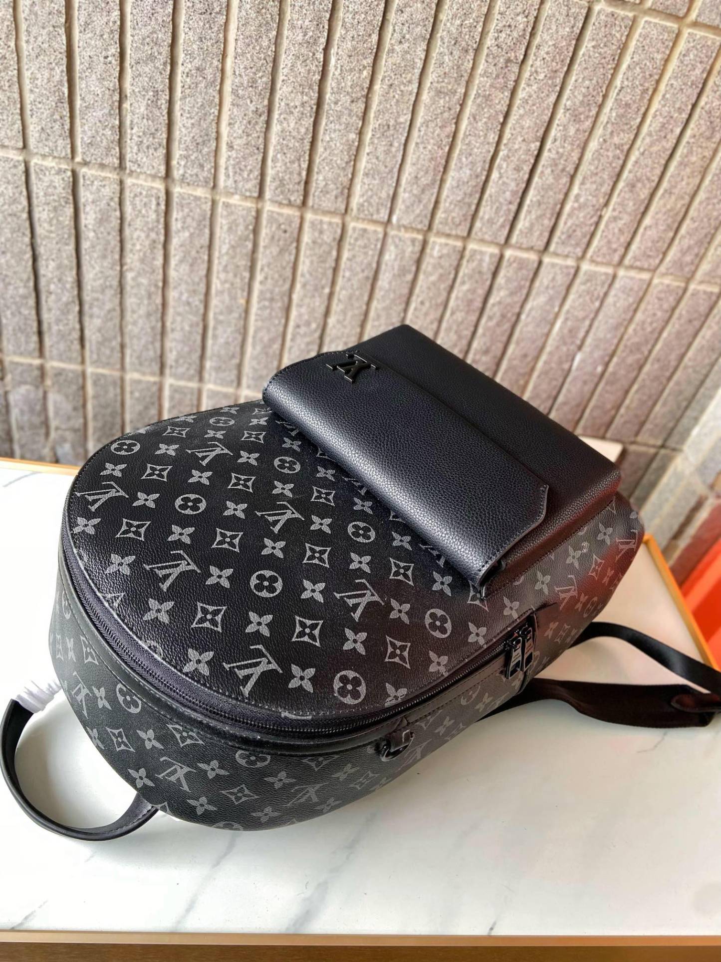 Louis new arrival ????Aerogram backpack bag size : 43 x 30 x 14 cm - Top Club